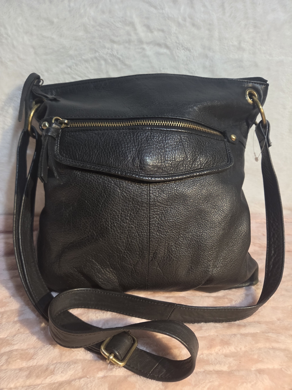 Everyday Black Leather Crossbody Bag with Front Zip Pocket